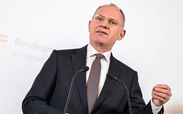 Asyl-Karner-und-blaue-Landesr-te-bei-Grundversorgung-einig