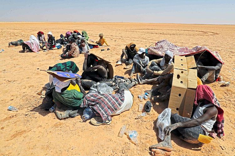 Ohne Dach und Wasser wurden Menschen laut Berichten jüngst von tunesischen Behörden in die Wüste geschickt.