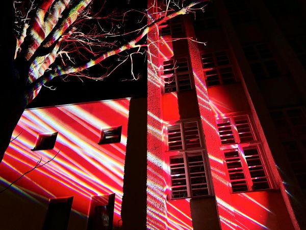 Bim-Fahrt-mit-DJ-Pult-und-Lichtdusche-in-Richtung-Fr-hling