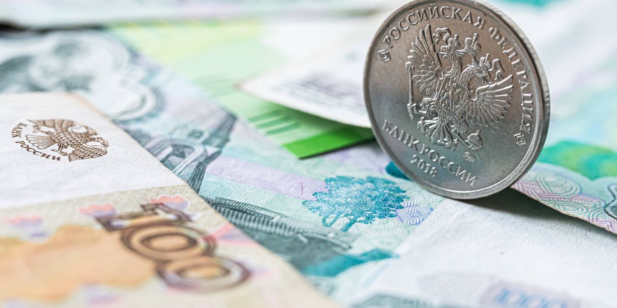 Rubel hält westlichen Einschränkungen stand
