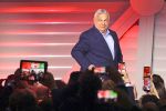 Orbán bleibt Fidesz-Chef und will Partei grundlegend erneuern Auf einem Parteitag stimmten 729 Delegierte für, keiner gegen ihn. Laut dem früheren Premier soll die "jüngere Generation" die Führung der Partei übernehmen
