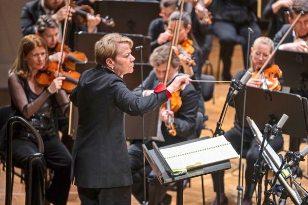 Fr-hling-in-Wien-Das-RSO-Wien-und-Marin-Alsop-im-Konzerthaus