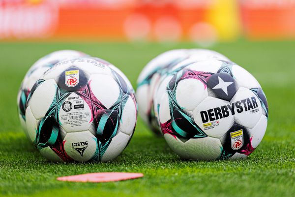 Lustenau-bleibt-trotz-Ausrutschers-an-der-Spitze-der-Zweiten-Liga