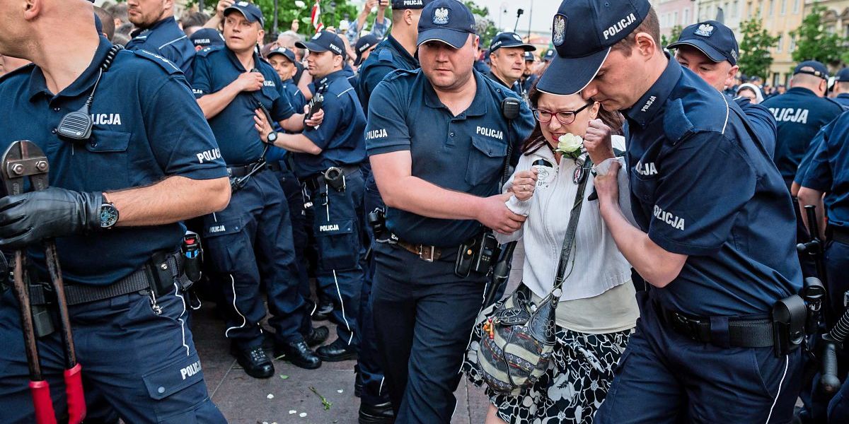 Polnische Polizei beendete Sitzblockade gewaltsam Polen derStandard
