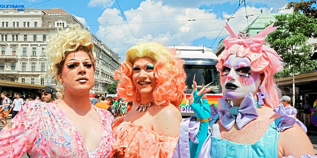 Rainbow Parade: Demonstrating and dancing for LGBTIQ rights - Austria ...