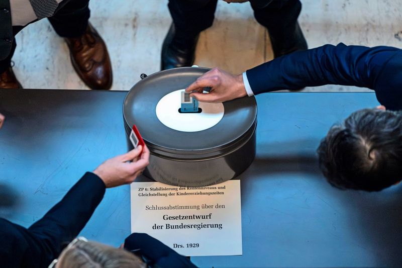 Deutscher Bundestag stimmt für umstrittene Pensionsreform