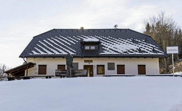 Einsatz-am-Per-manhof-Polizei-r-umte-vor-Verwaltungsgericht-erstmals-Fehler-ein