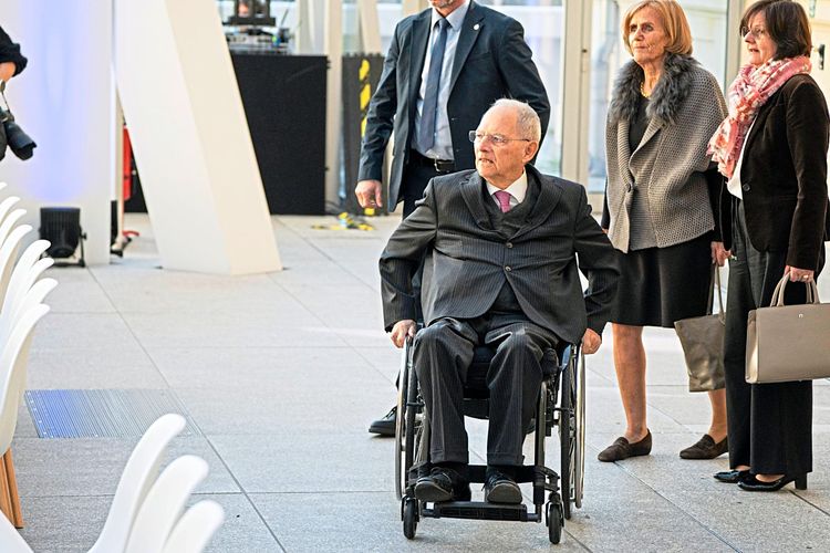 Der deutsche CDU-Politiker Wolfgang Schäuble bei einer Ehrung für 50 Jahre Mitgliedschaft als Abgeordneter im Bundestag.