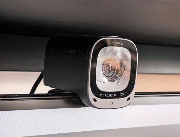 Softwarefirma-entlie-150-Mitarbeiter-mit-aufgezeichnetem-Video