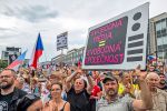 Tausende demonstrieren in Prag für öffentlich-rechtliche Medien Der Protest richtete sich gegen die geplante Finanzierung des Tschechischen Fernsehens (CT) und des Rundfunks (CRo) aus dem Staatsbudget