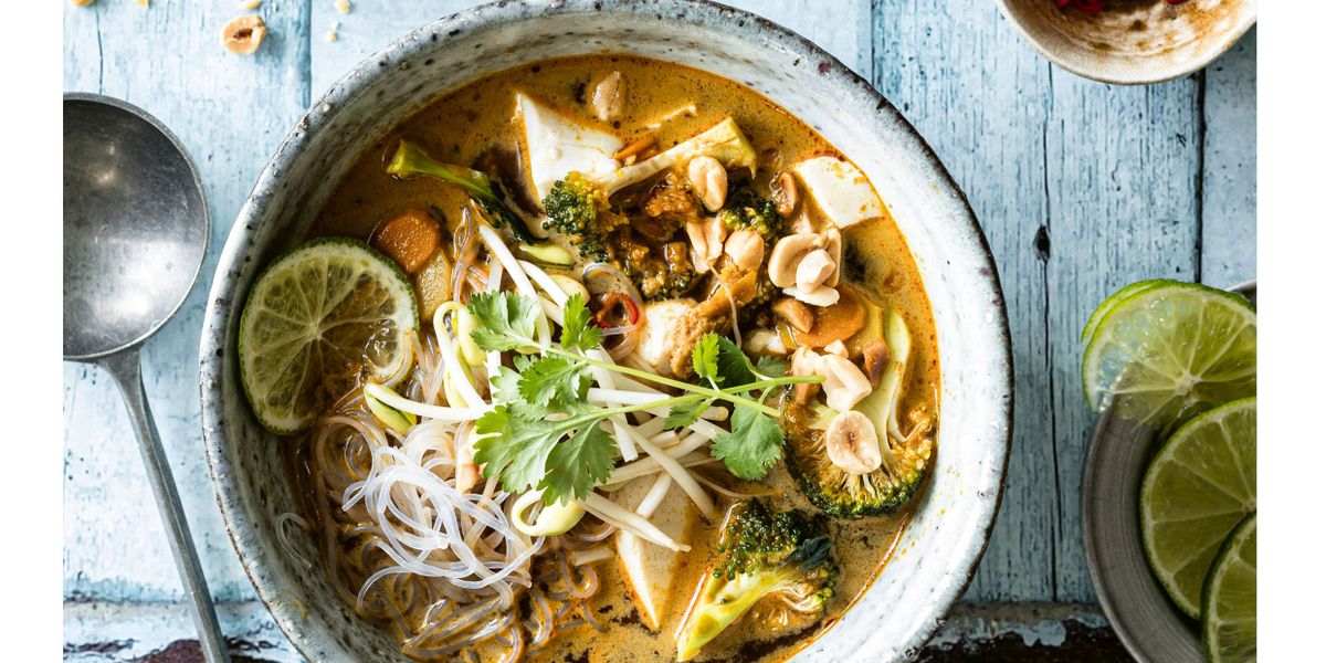 Vegan 50 ans et plus et une recette de laksa au curry rouge – Blog : À base de plantes – recettes et histoires