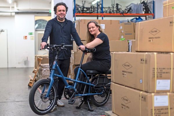 Hilft-der-hohe-Spritpreis-einem-Lastenradbauer-Vello-Gr-nder-ber-Zweit-SUVs-und-autofreie-Tage-in-Wien