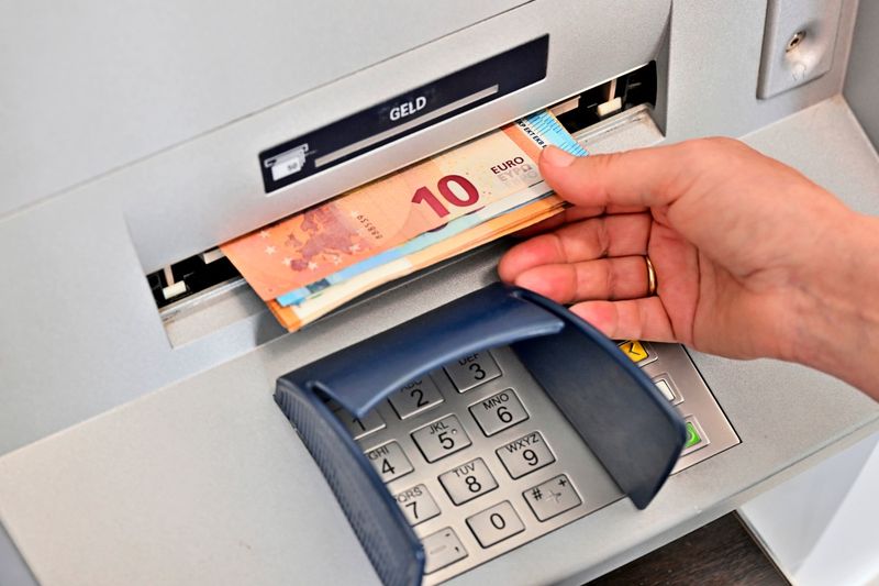 Pro & Kontra: Braucht wirklich jeder kleine Ort einen Bankomaten?