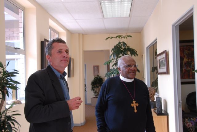 Johannes Dieterich mit Erzbischof Desmond Tutu