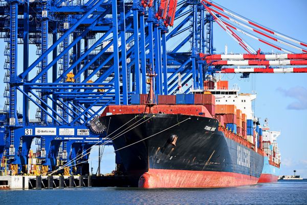 -lsilos-Chemielager-und-der-Flughafen-Wien-Anonyme-Cayman-Firma-nimmt-Europas-kritische-Infrastruktur-ins-Visier