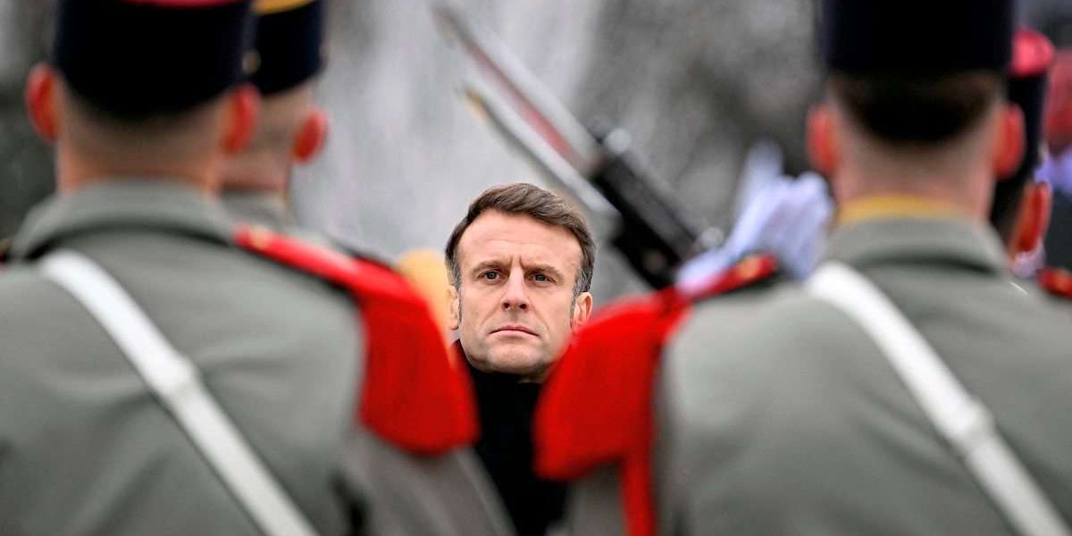 Frankreich teilt unter seinen Bürgern eine "Gebrauchsanweisung zum Überleben" aus