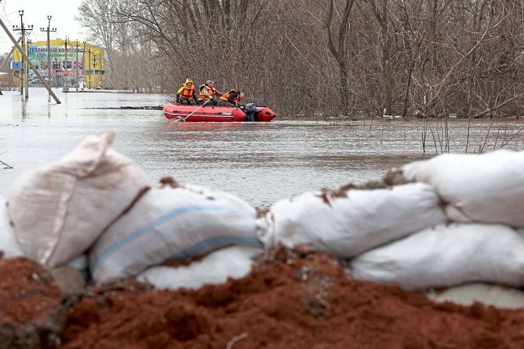 In der Region Orenburg stehen noch tausende Häuser unter Wasser