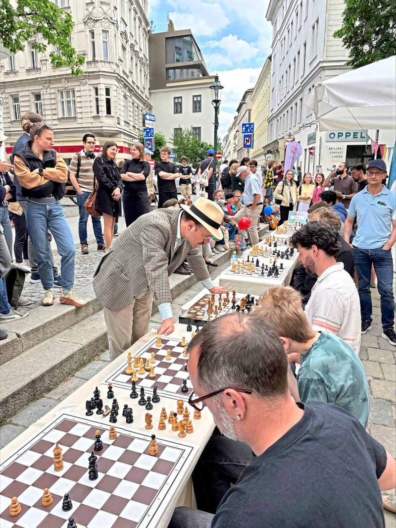 Simultanschach im Servitenviertel: Die Angst vor der Blamage