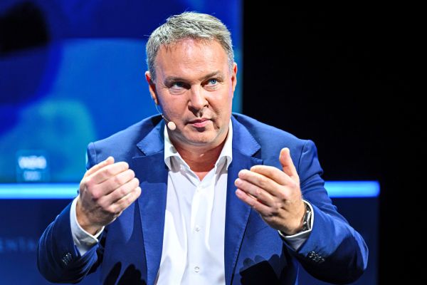 Babler-l-dt-TV-Branche-zu-Aussprache-ber-Investitionsverpflichtung