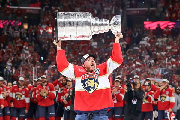 Saisonstart-Florida-Panthers-auf-der-Jagd-nach-dem-NHL-Threepeat-