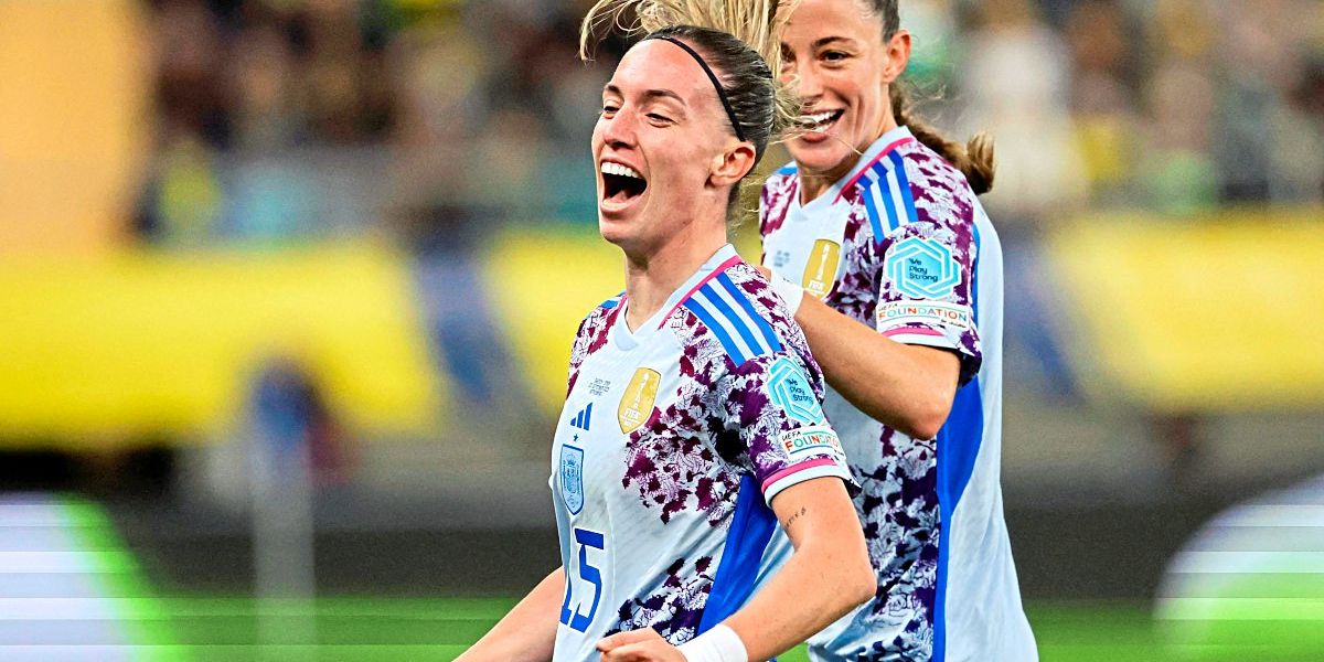 Spain's female soccer players celebrate "double victory" - football