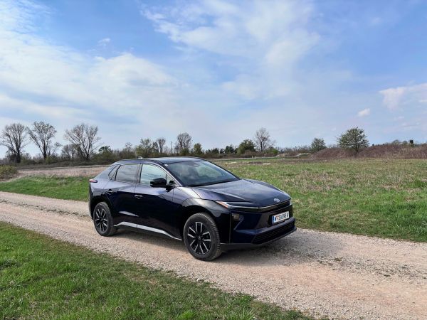 Vom-Kleinen-zum-Gro-en-Toyota-Urban-Cruiser-und-bZ4X