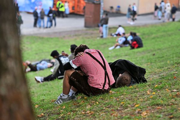 Zug-nge-zum-M-nchner-Oktoberfest-wegen-berf-llung-geschlossen
