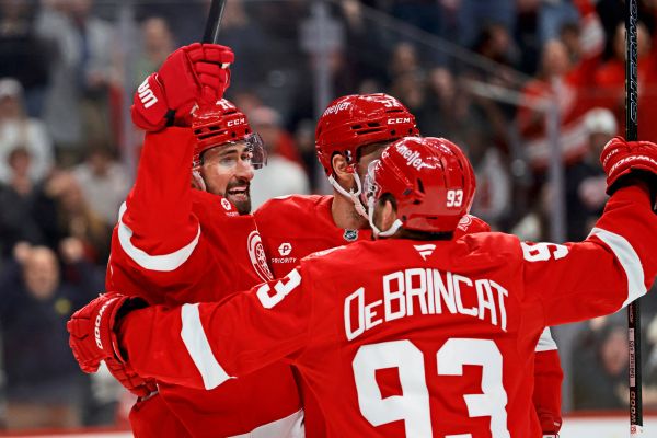 Detroit-mit-Kasper-nach-6-3-Erfolg-weiter-im-Play-off-Rennen-der-NHL