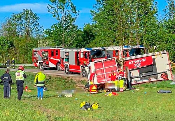 Feuerwehrauto-in-Nieder-sterreich-umgest-rzt-Lenker-kam-ums-Leben