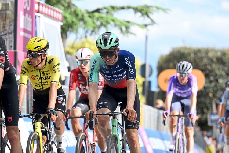 Professional cyclist Gregor Mühlberger makes surprise start at the Tour of Austria