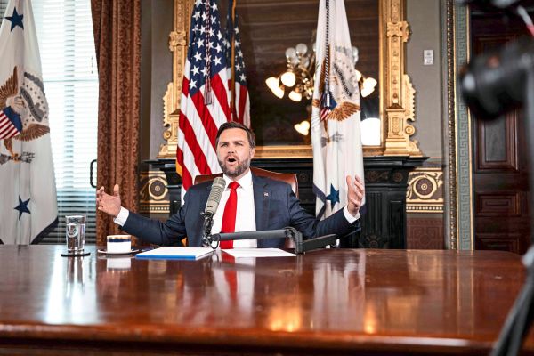 us-vizepr-sident-vance-moderierte-charlie-kirk-show-aus-dem-wei-en-haus