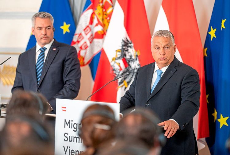 Österreichs Kanzler Karl Nehammer und Ungarns Ministerpräsident Viktor Orbán bei einer Pressekonferenz vergangenen Freitag beim Migrationsgipfel in Wien.