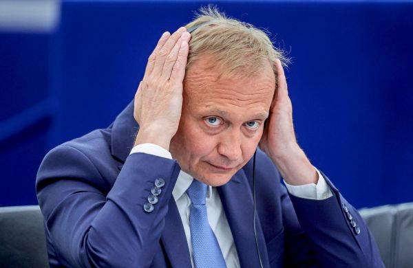 Pl-ne-f-r-EU-Budget-ver-rgern-Bauern-und-Regionen