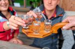 Vier gängige Mythen rund um Alkohol – und was wirklich dran ist