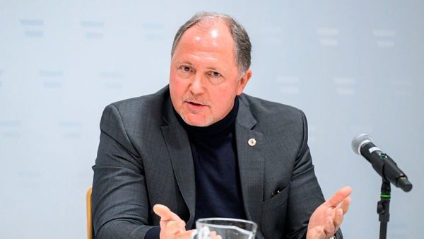 Toter-in-ausgebranntem-Auto-in-Wien-Zwei-Verd-chtige-festgenommen