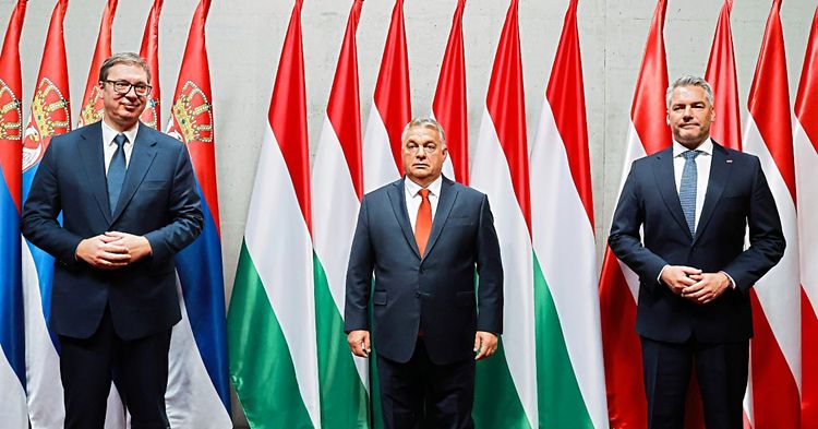 Der serbische Präsident Aleksandar Vučić, der ungarische Regierungschef Viktor Orban und Bundeskanzler Karl Nehammer
