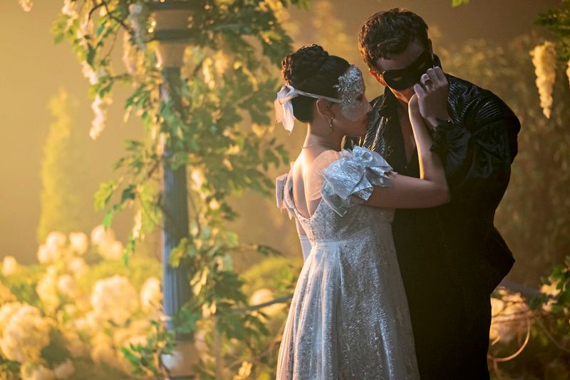 Zwischen Herzschmerz und Hackebeil: Ist die vierte Staffel von "Bridgerton" sehenswert?