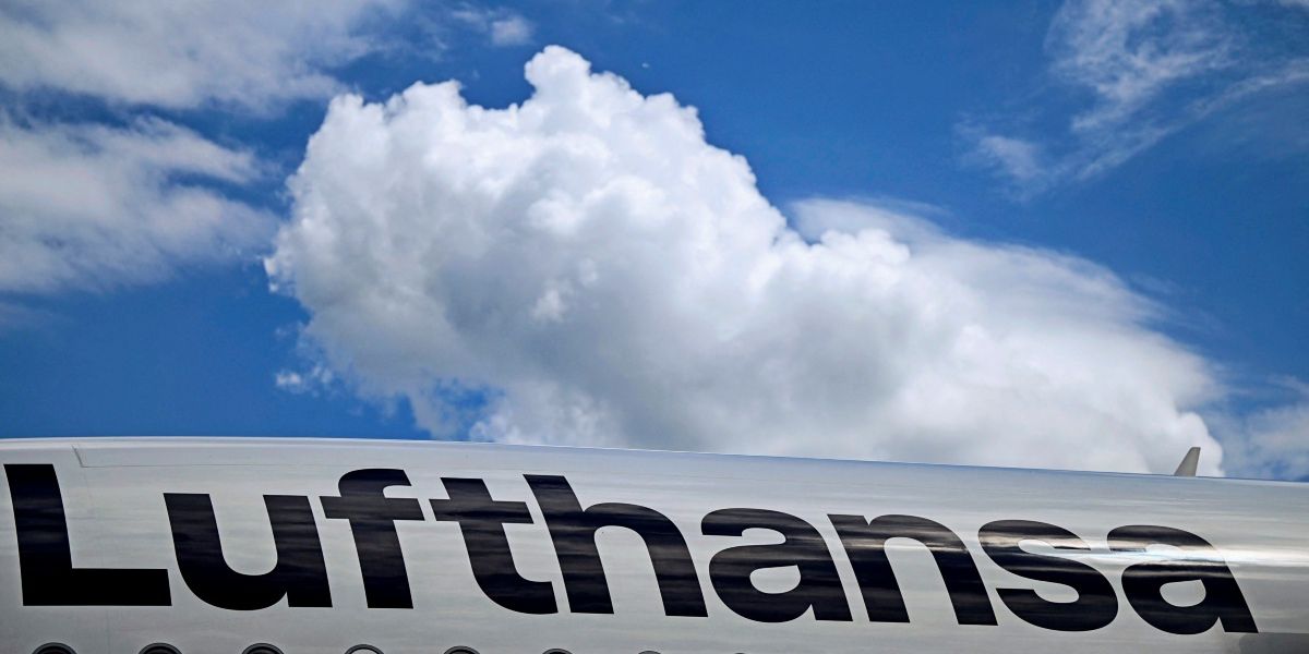 Lufthansa-Flug wegen brennender Powerbank umgeleitet