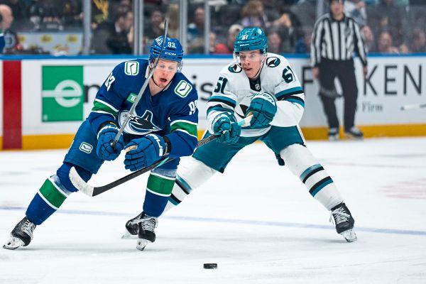 rossi-traf-bei-canucks-niederlage-erstmals-f-r-sein-neues-team