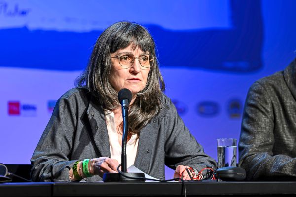 Ober-sterreichische-Autorin-Karin-Peschka-erh-lt-Anton-Wildgans-Preis