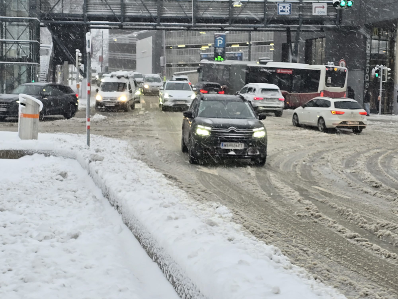 Neuschnee legt Flughafen Wien lahm: Starke Einschränkungen im Osten Österreichs