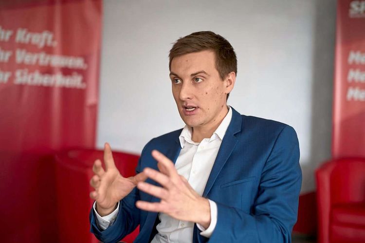 Der niederösterreichische SPÖ-Chef Sven Hergovich im Rahmen eines Interviews.