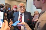 New Yorks Ex-Bürgermeister Giuliani nach Autounfall in Klinik