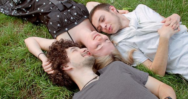Wie-realistisch-ist-eine-stabile-Beziehung-f-r-bisexuelle-Personen-