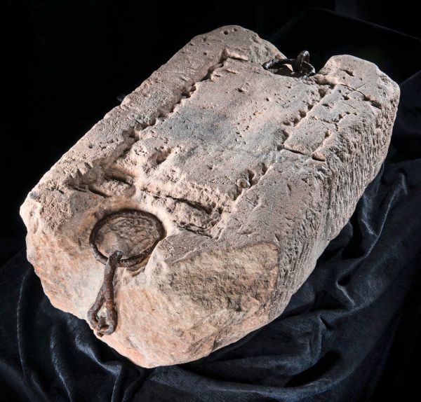 Fragmente-des-legend-ren-Stone-of-Scone-enth-llen-eine-turbulente-Geschichte