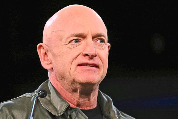 US-Pentagon-berpr-ft-demokratischen-Senator-Kelly-wegen-Videoaufruf