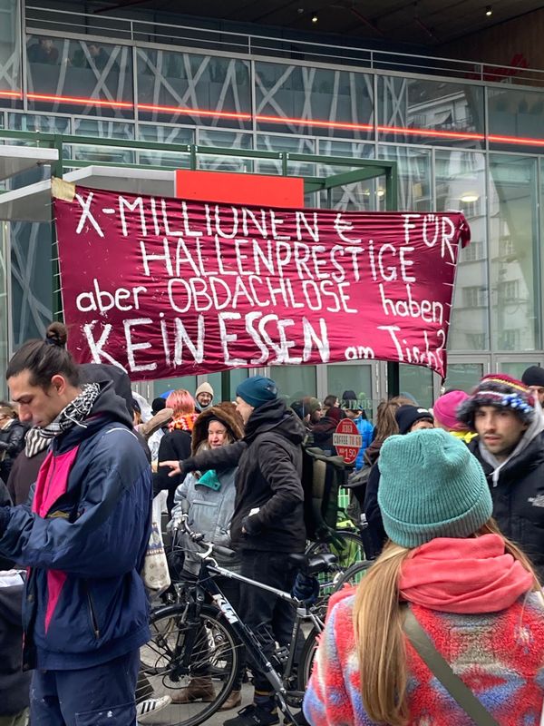 Demonstration-gegen-Wiener-Eventhalle-St-Marx-f-r-alle-Nein-zur-Halle-