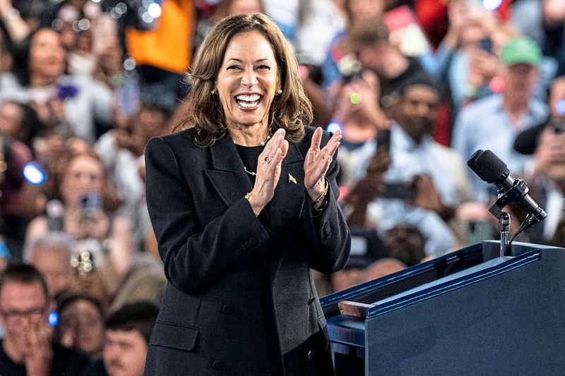 Auch Politikerinnen wie Kamala Harris dürfen Gift und Galle versprühen