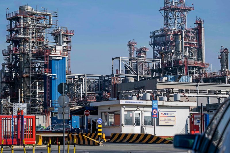 Ungarn soll russischen Anteil an der einzigen Raffinerie Serbiens kaufen – damit US-Sanktionen gege…