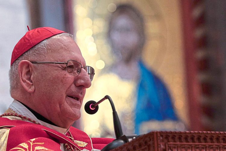 Der irakische chaldäische Patriarch, Kardinal Louis Sako, hält eine Messe in Erbil.
